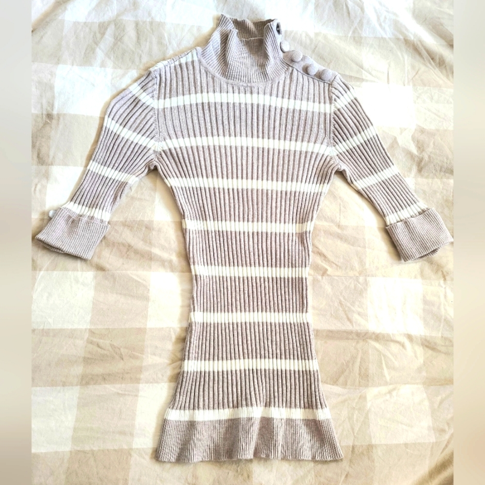 EUC International Concepts Sweater